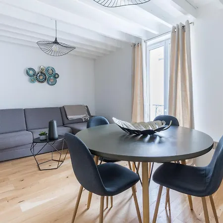 Appartement Grands Boulevards 41 *