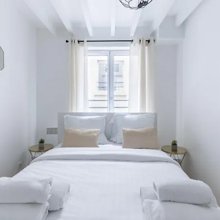 Grands Boulevards 41 *