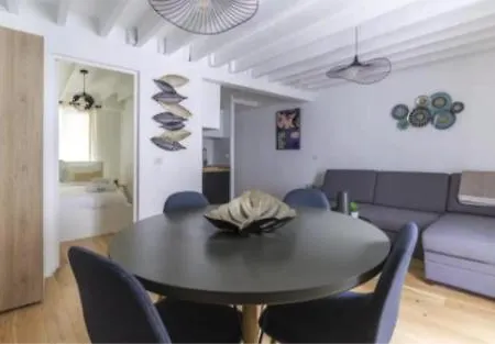 Grands Boulevards 41 *